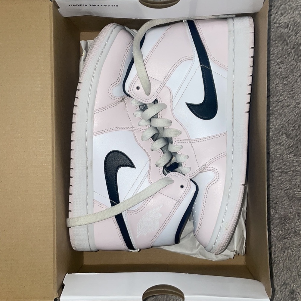 Light pink Woman Air Jordan 1 Mid